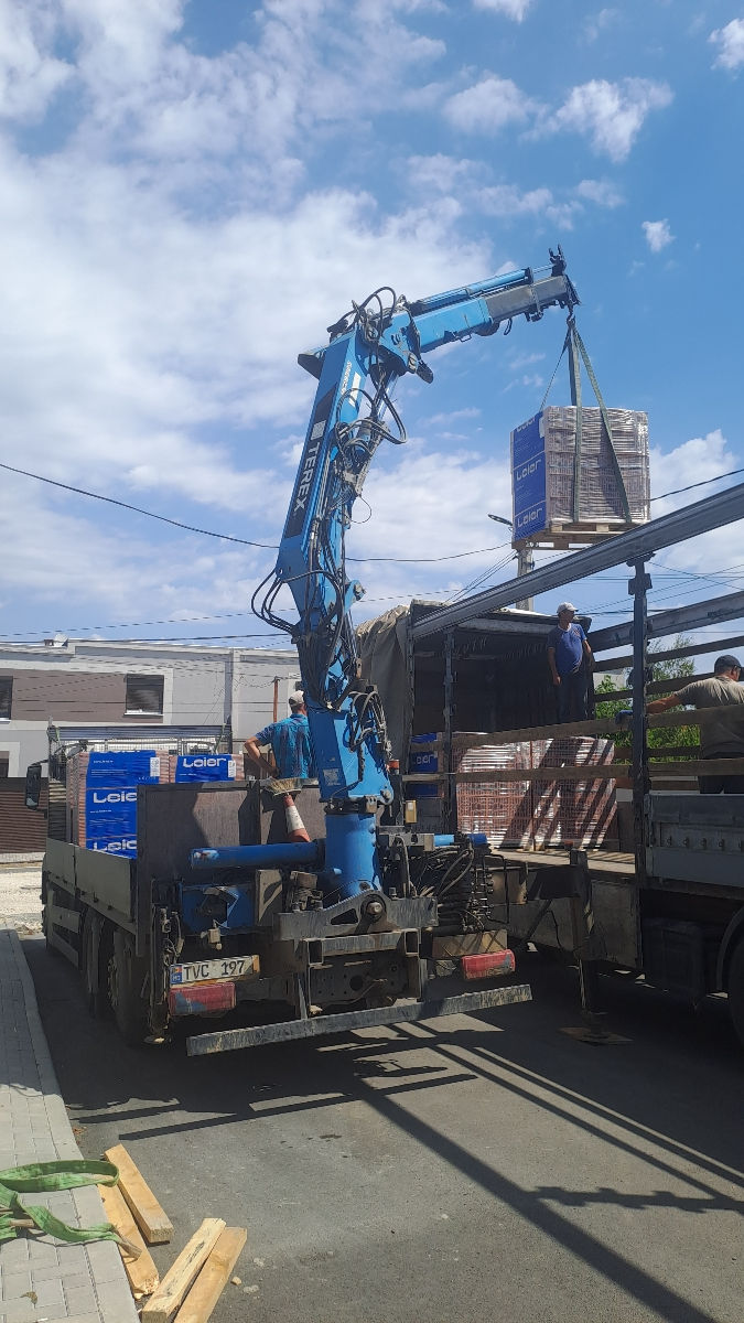 Manipulator. Transportul pavelelor în Chișinău cu manipulatoare foto 3