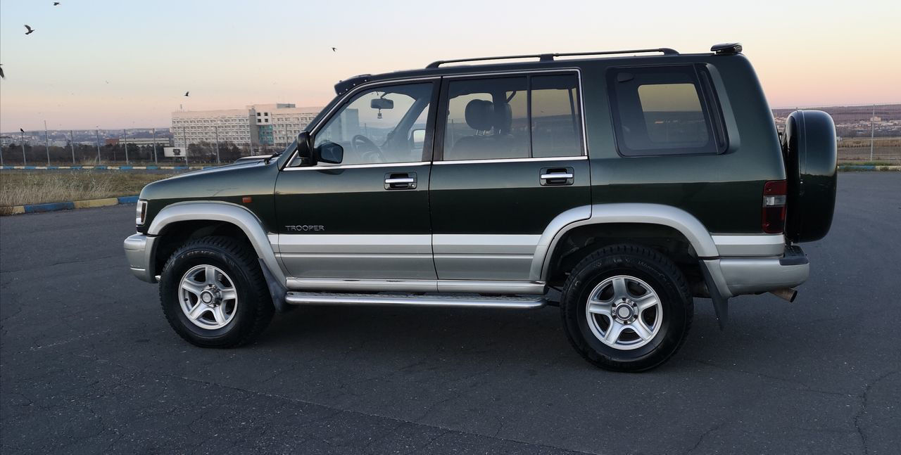 Isuzu Trooper foto 3