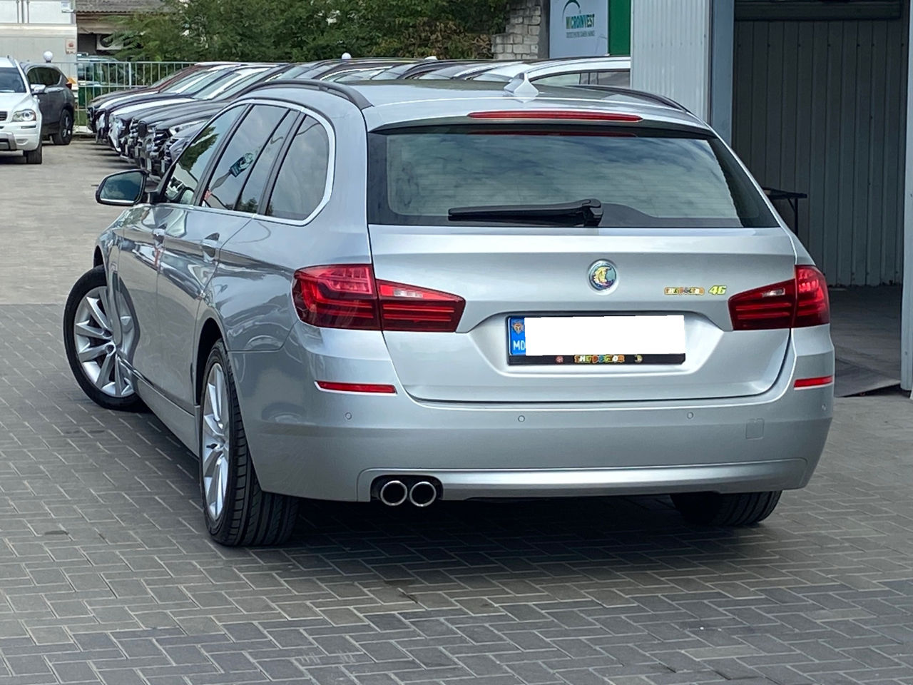 BMW 5 Series foto 4