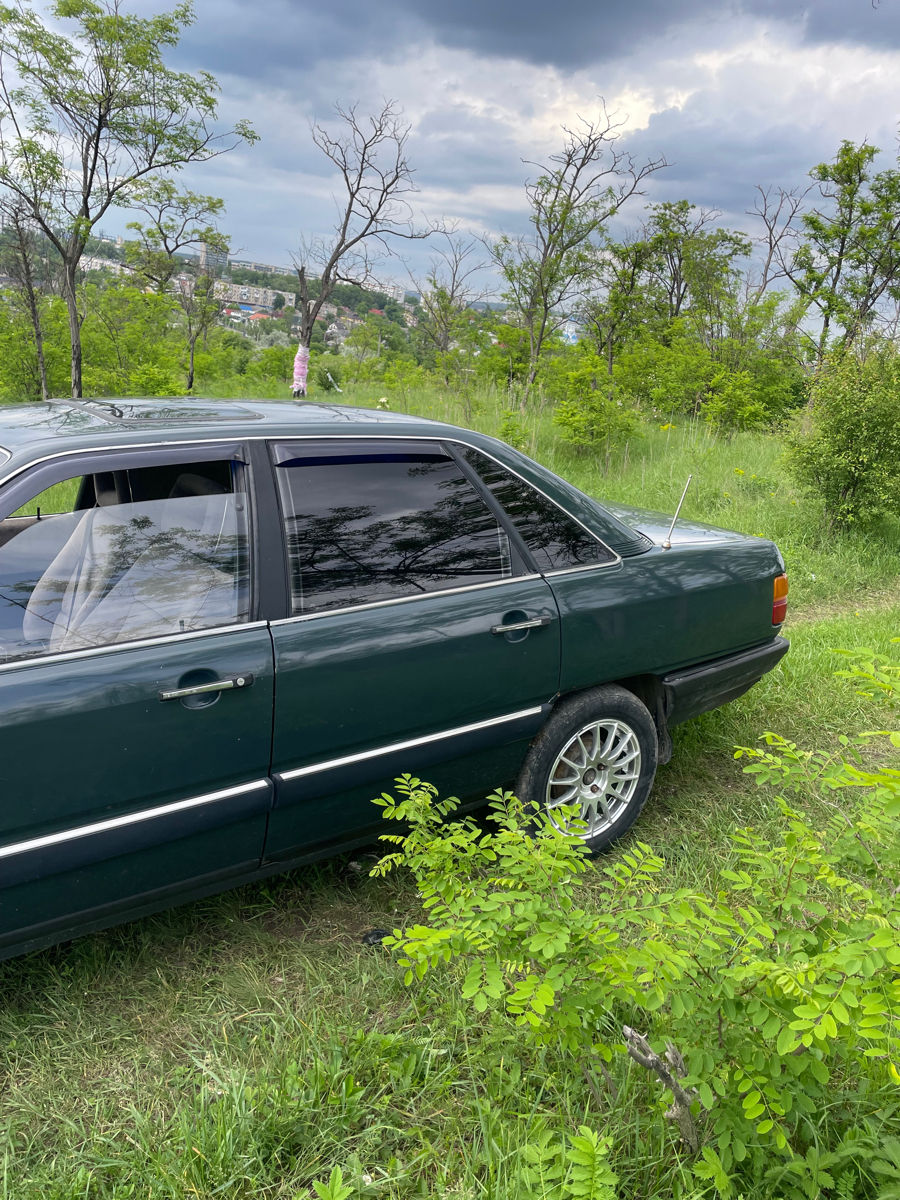 Audi 100 фото 2