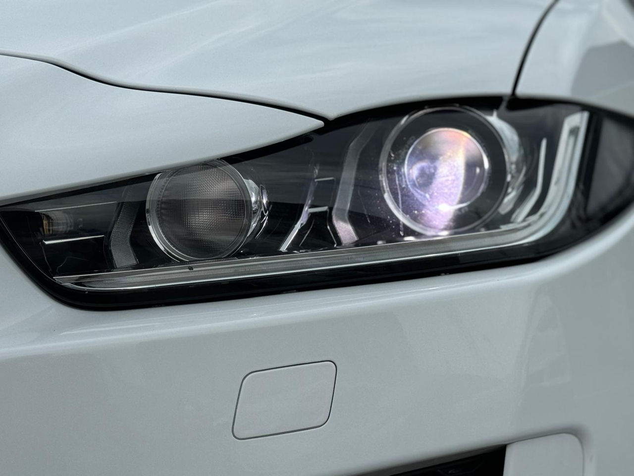 Jaguar XE foto 6
