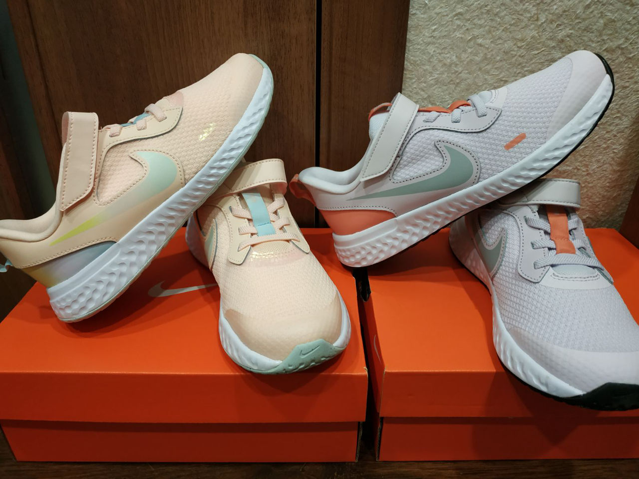 Nike. Оригинал новые 34 и 35 размер