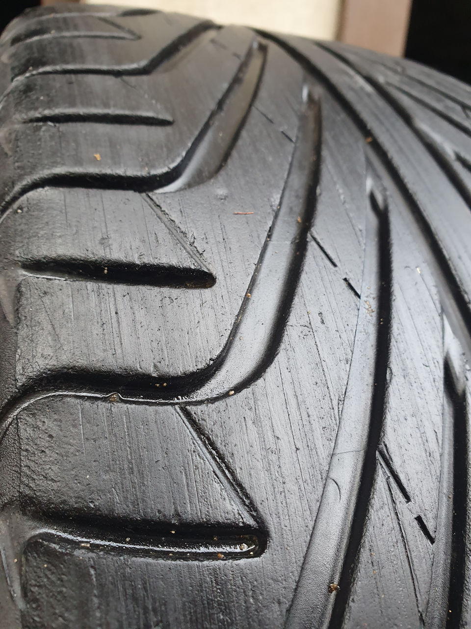 225/40/ R18- Michelin.