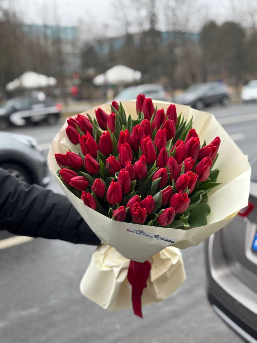 Cutii cu trandafri, buchete mari, dulciuri, jucarii din pluș. La noi le gasesti pe toate!i foto 4