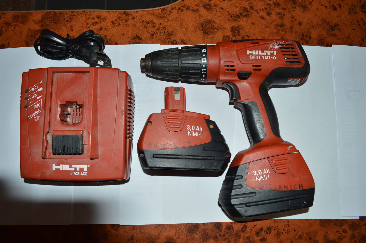 Шуруповерт hilti с оригинальной зарядкой и 2 батареями