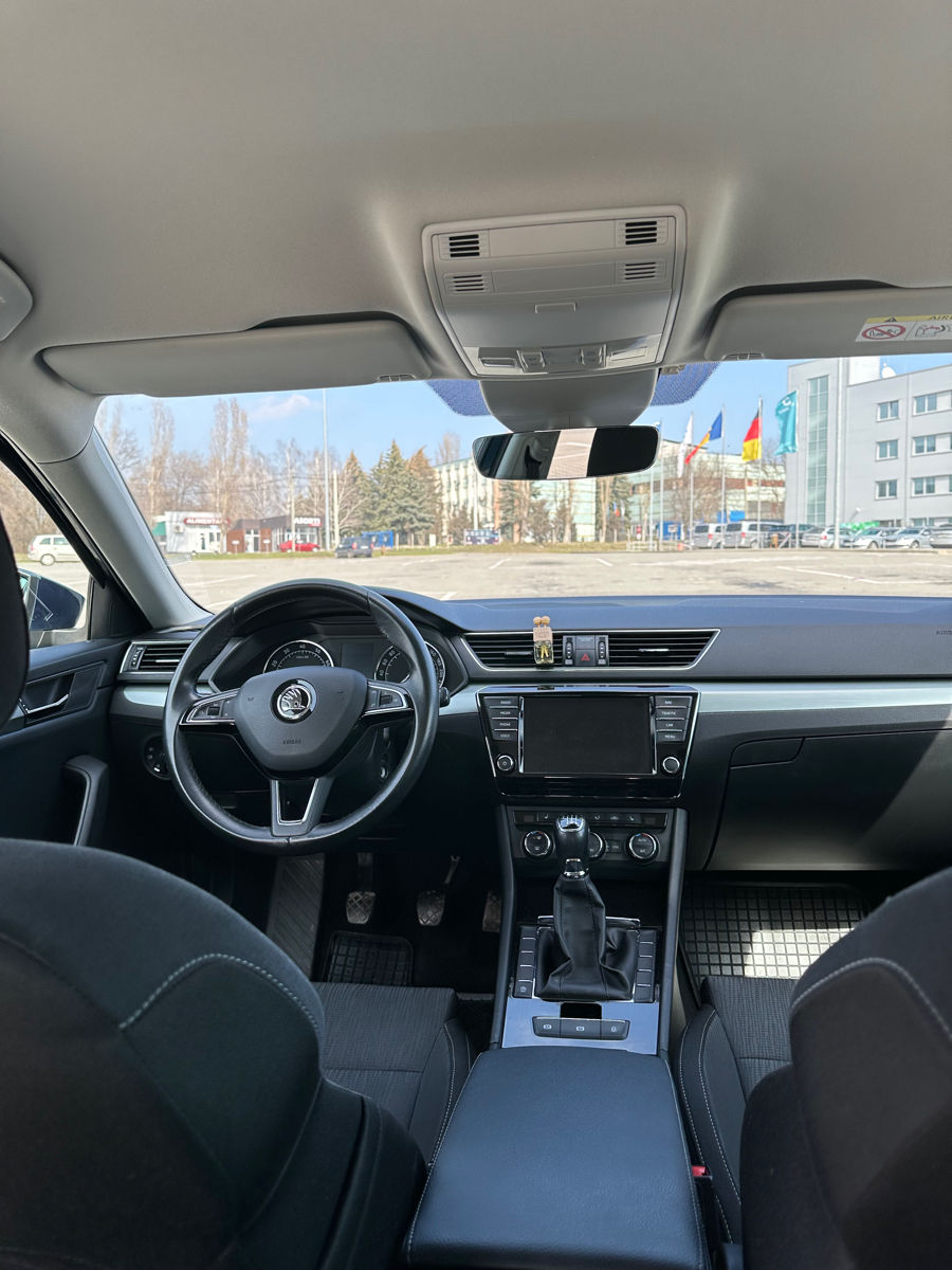 Skoda Superb foto 7