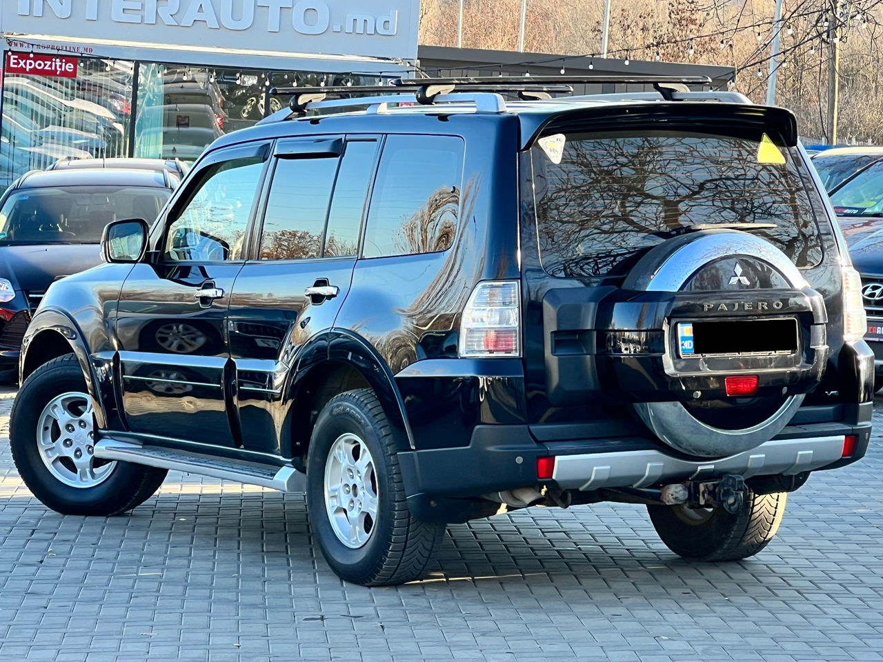 Mitsubishi Pajero foto 2