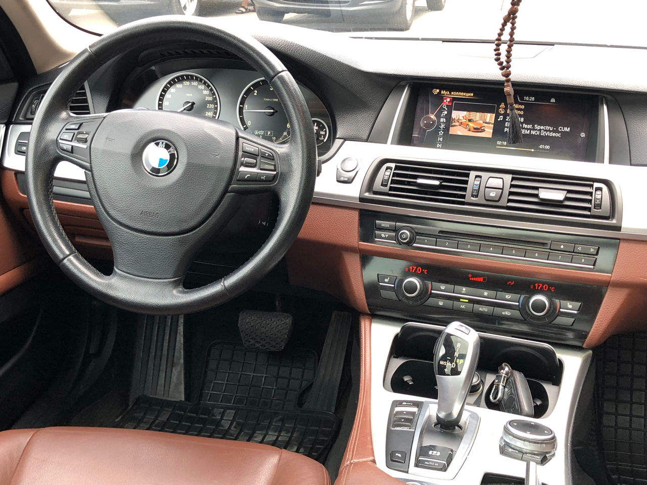 BMW 5 Series foto 11