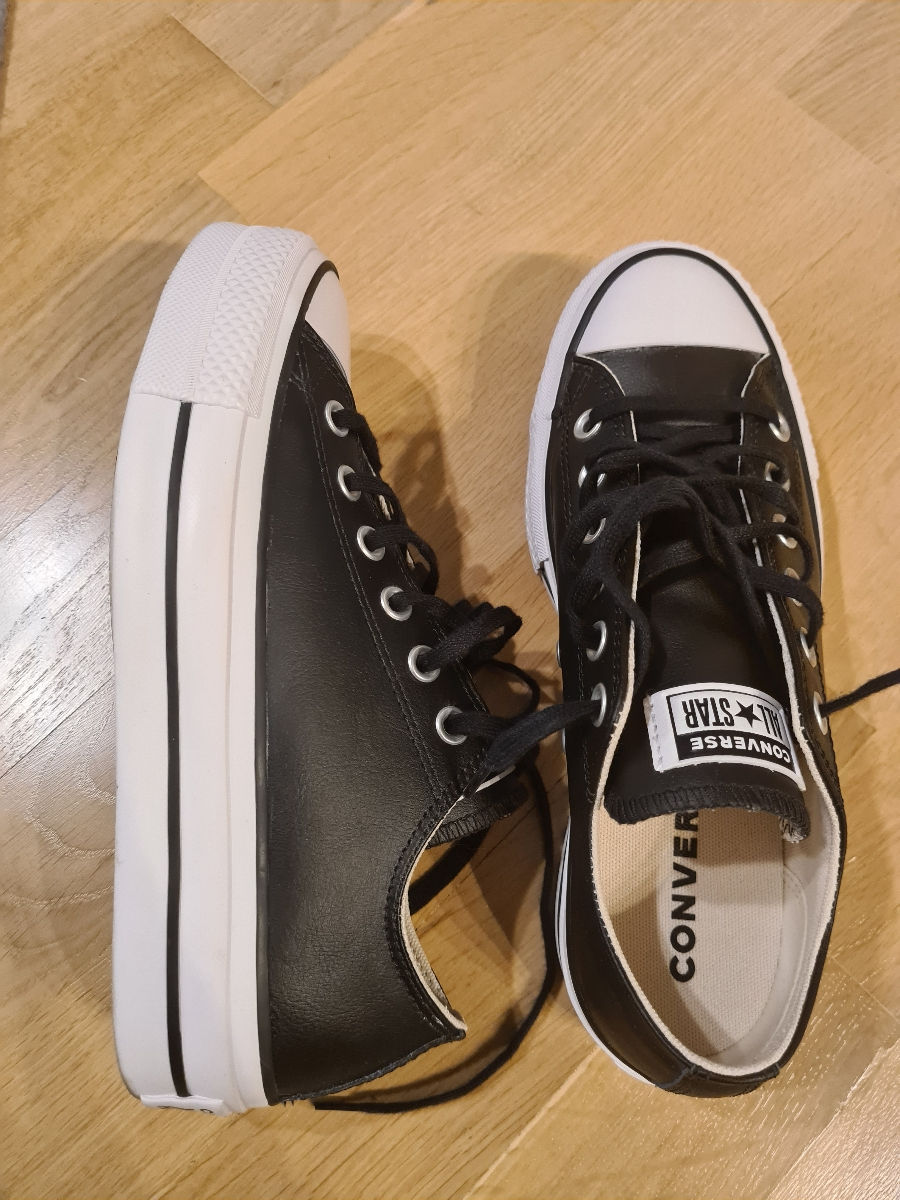 Ghete Converse, pantofi Reserved si altele foto 0