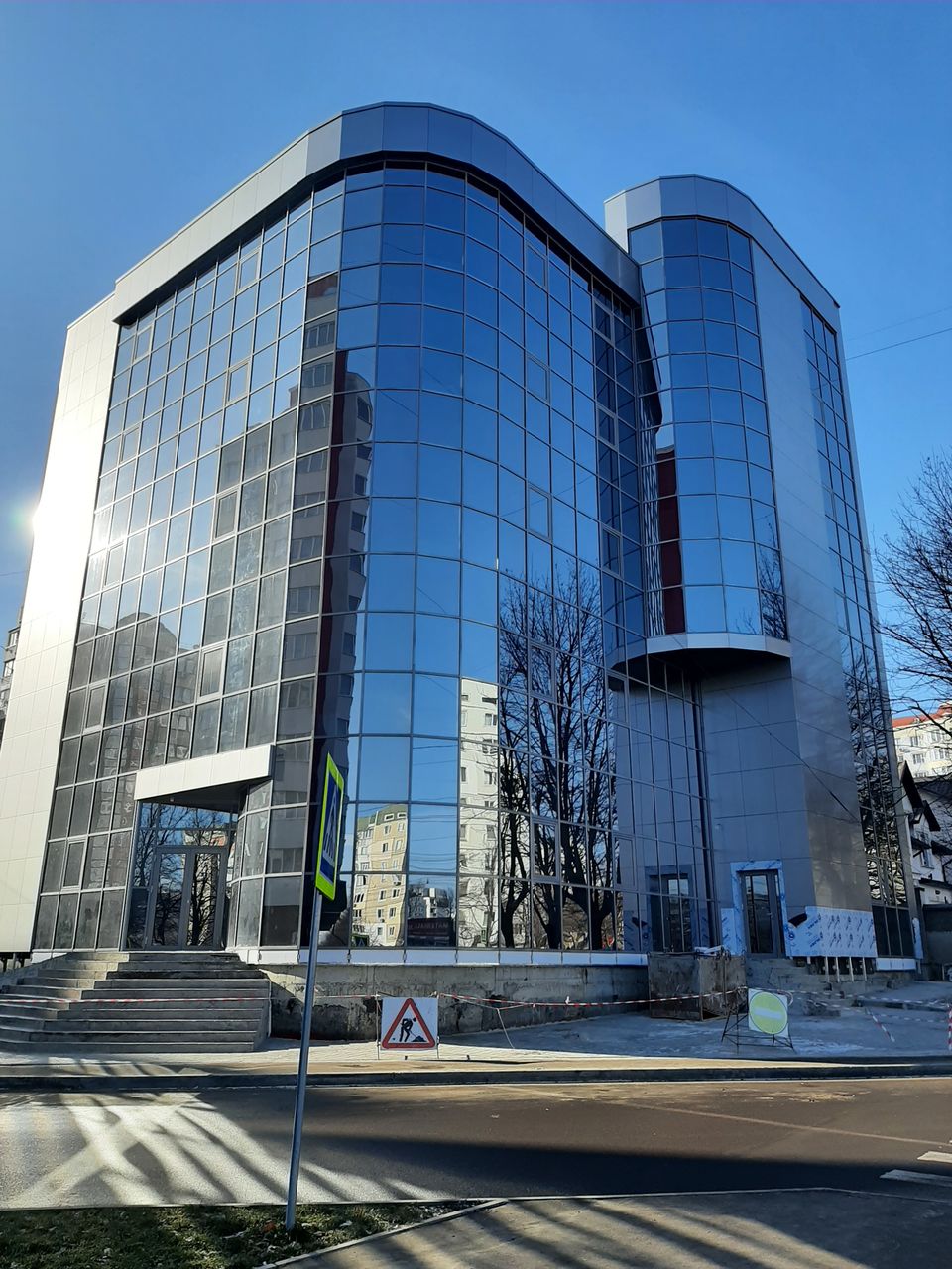 Centrul comercial,în chirie pe termen lung,1500m2,str.albaiulia,la strada