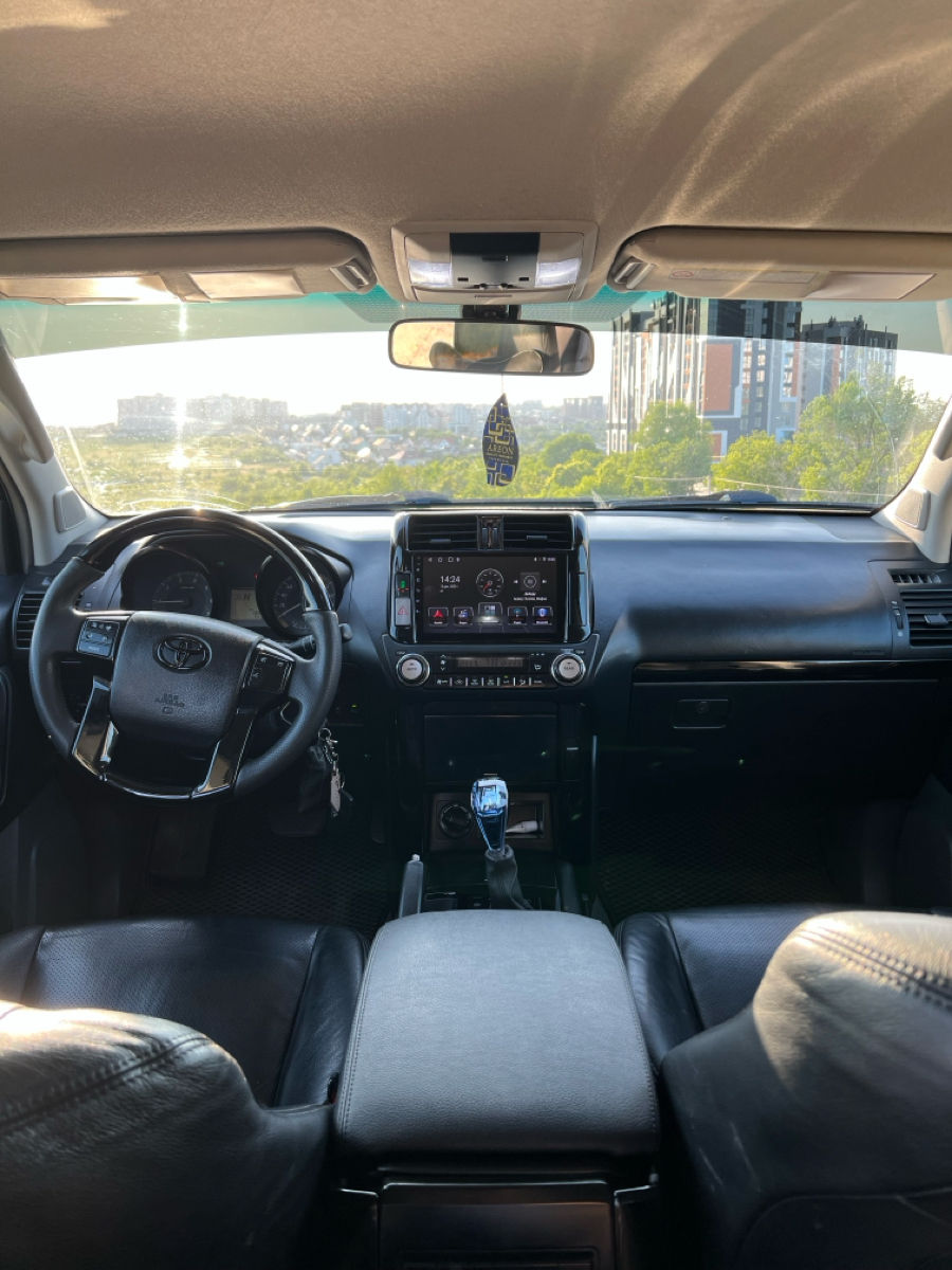 Toyota Land Cruiser Prado фото 3