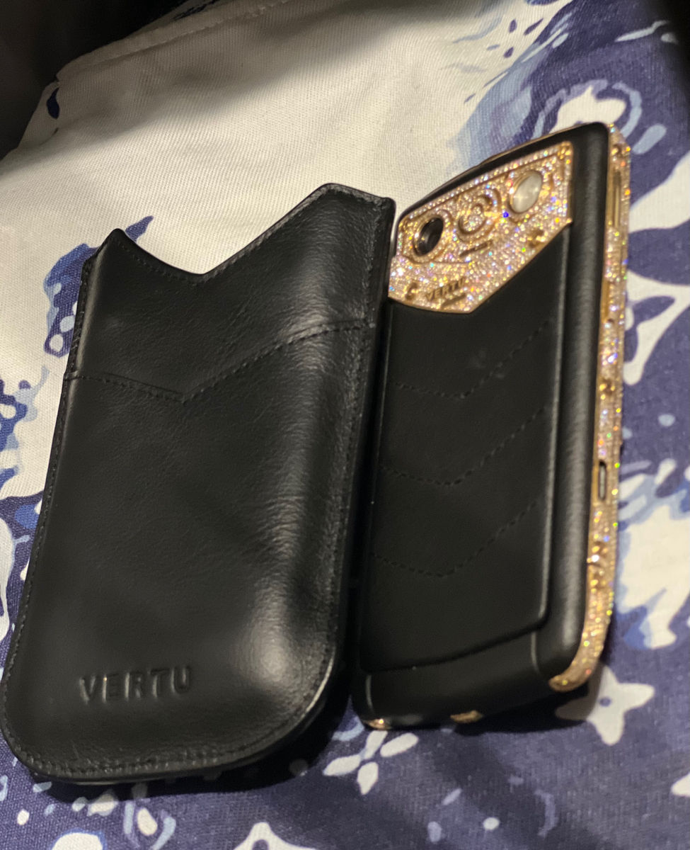 Vertu constellation quest diamond foto 0
