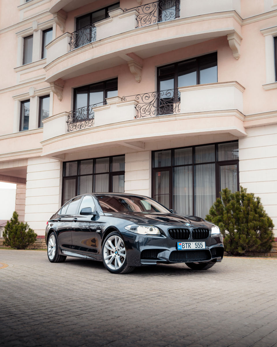 BMW 5 Series foto 0