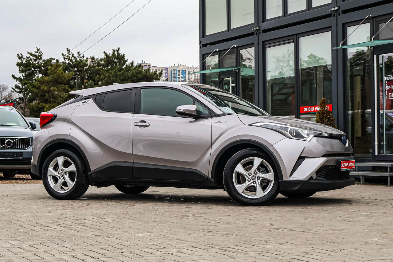 Toyota C-HR foto 0