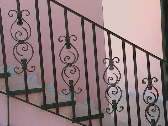 Lucrari din fier forjat porti, perile, copertine, garduri grilaje etc.www.totdinfier.md foto 7