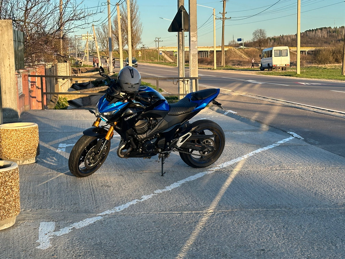 Kawasaki Z800 foto 1