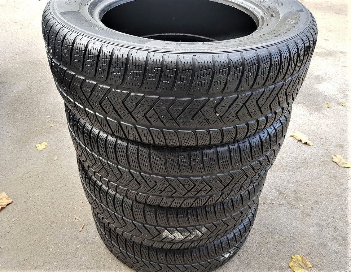 235 / 65 / R17 Pirelli