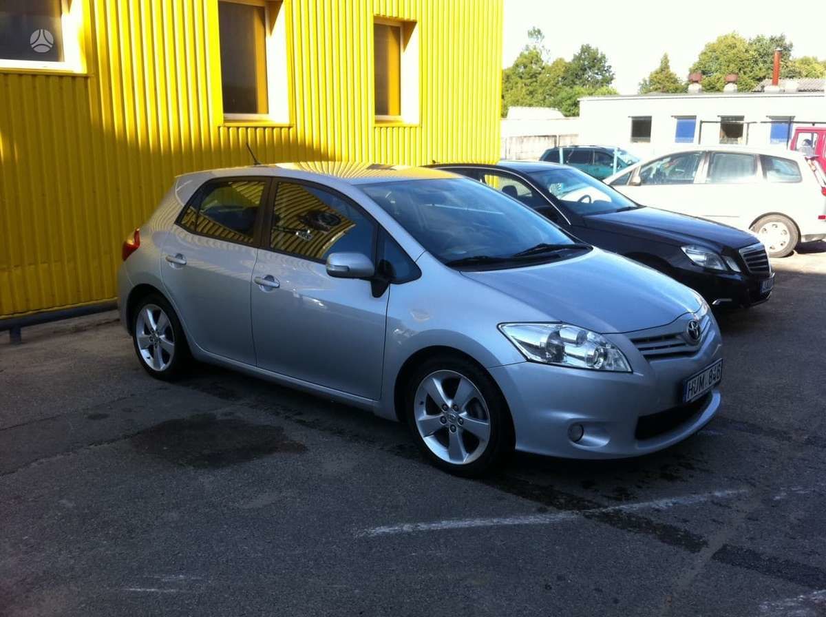 Разборка Toyota Auris фото 1