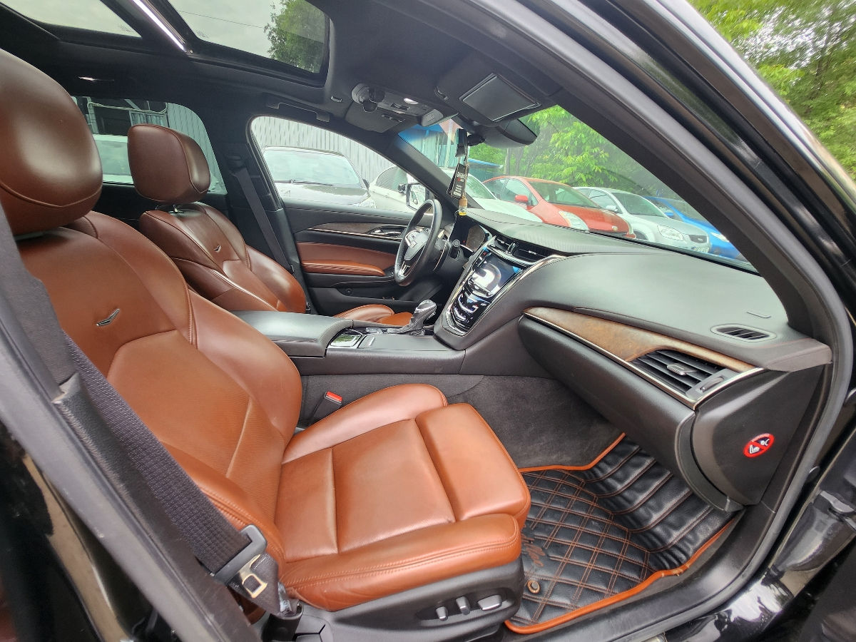 Cadillac CTS foto 11