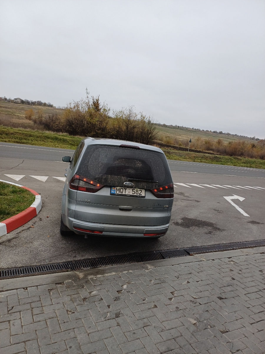 Ford Galaxy фото 7
