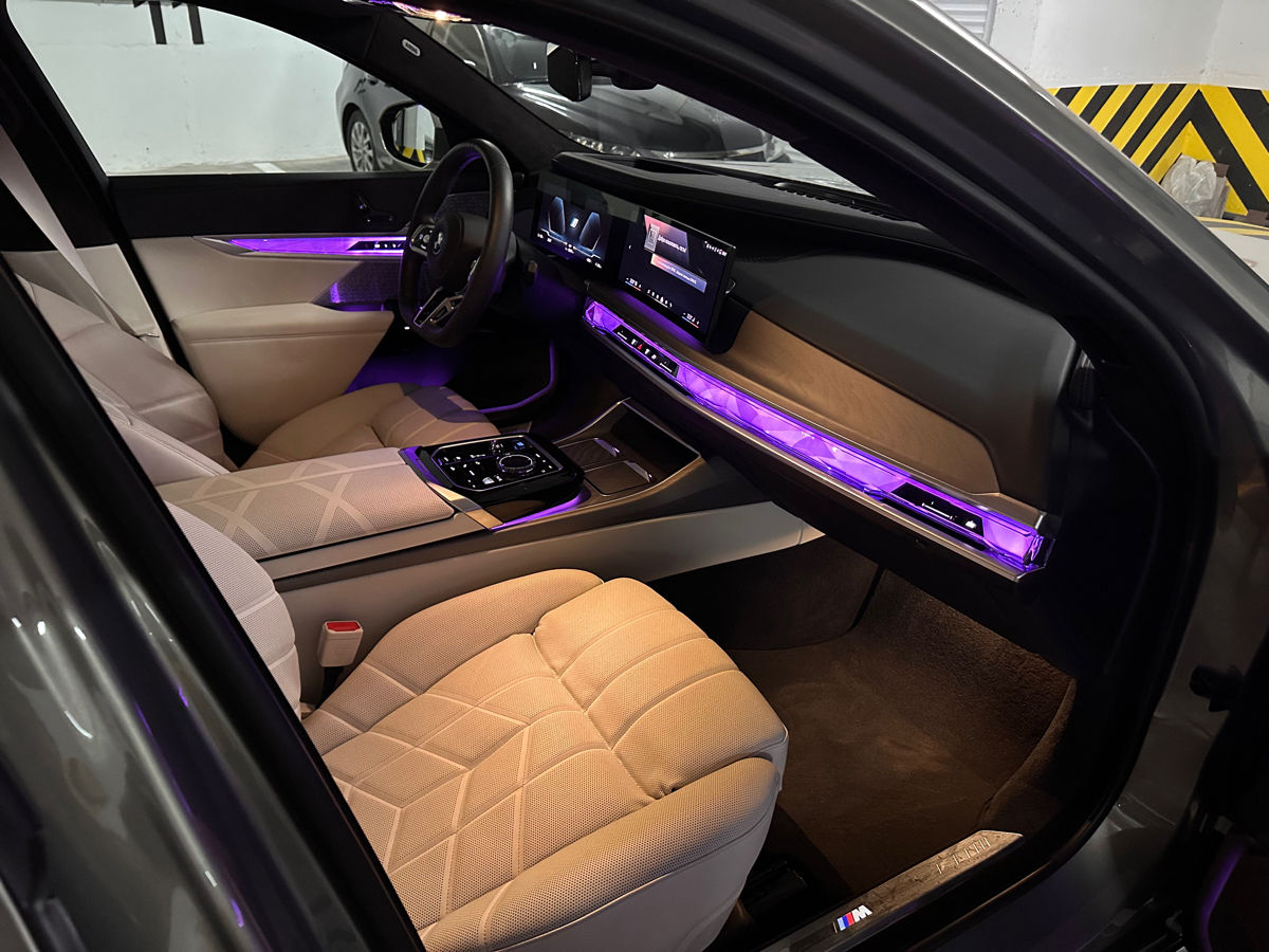 BMW i7 an. 2023 cu rulaj 17000 km, Electricitate, 82999