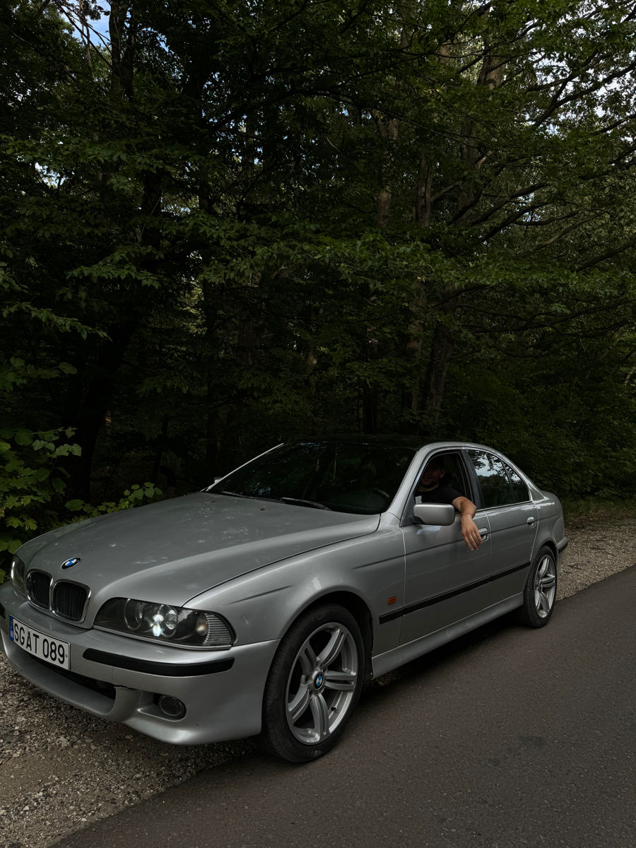 BMW 5 Series foto 7