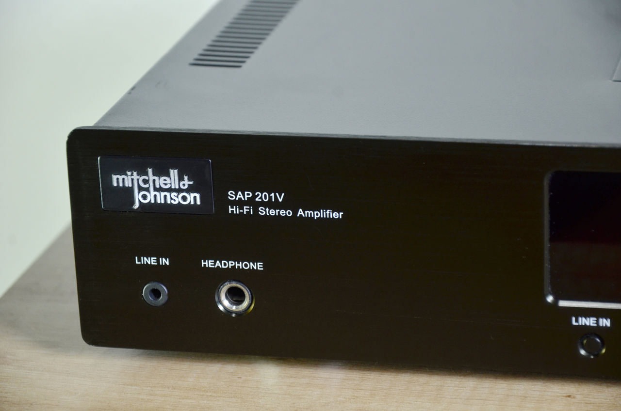 Mitchell & johnson   sap 201v hi-fi stereo amplifier / dac / phono / с 2-мя  пультами фото 0