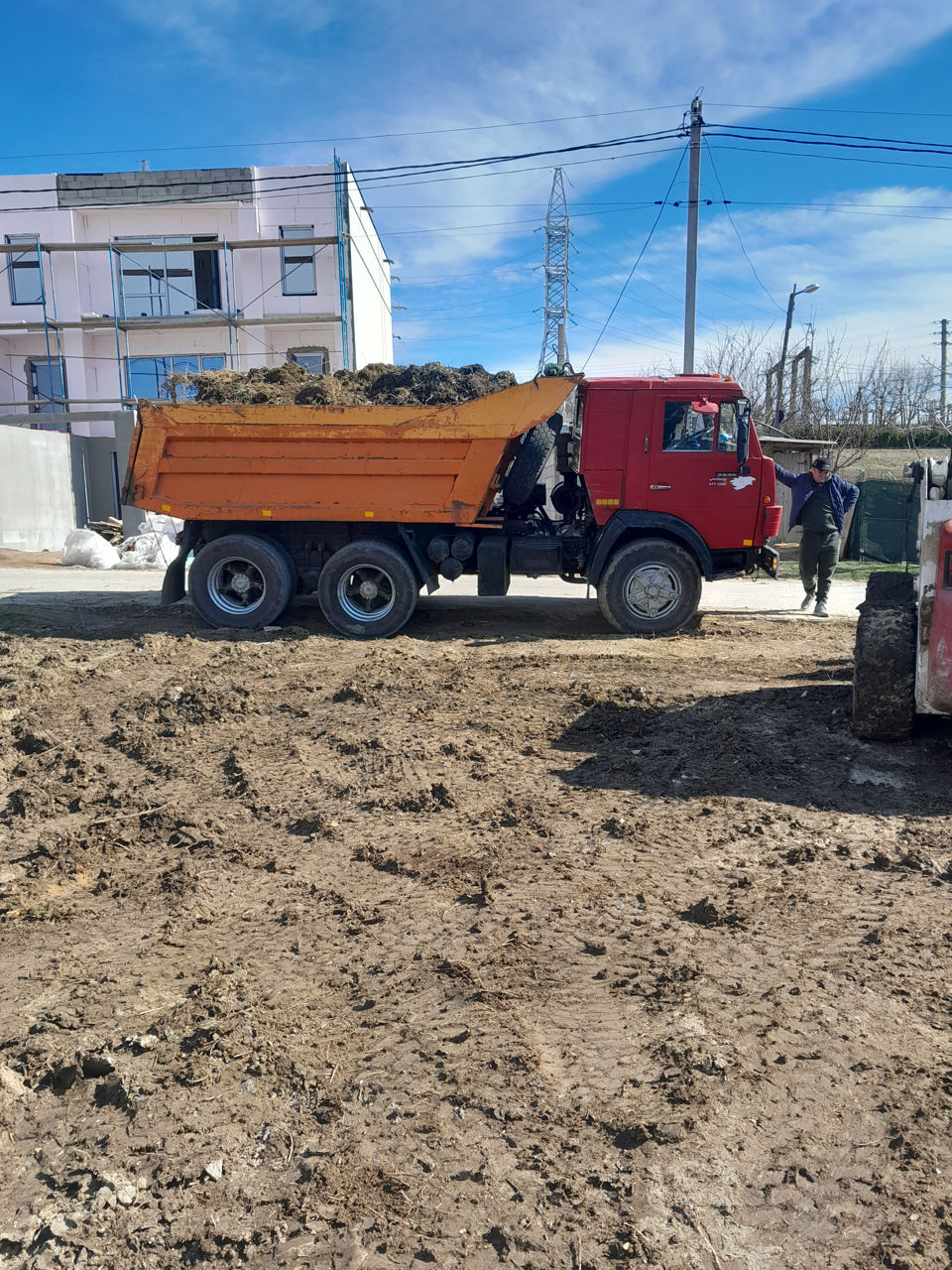 Curatirea terenului si evacuarea gunoiului. Servicii Bobcat. foto 2