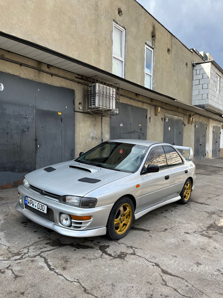 Subaru Impreza foto 2