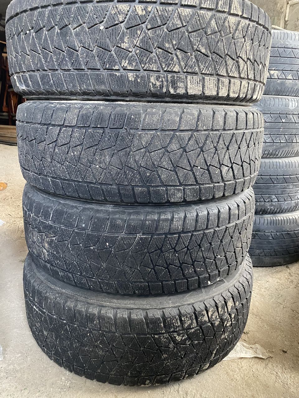 Bridgestone Blizzak 225/65 R17