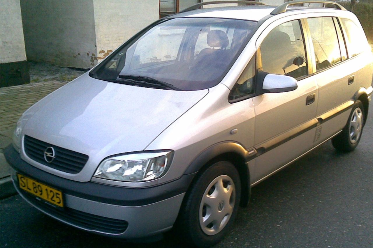 Opel Zafira - piese / reparaţie.