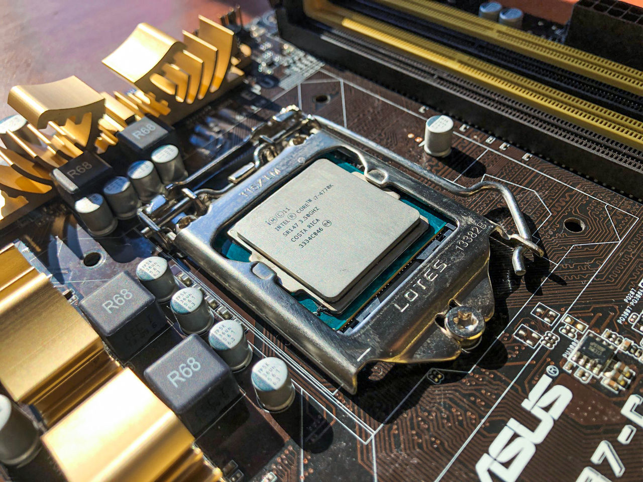 Intel Core i74770K Processor 3.90 GHz 4core 8 threads + Материнская плата ASUS Z87C