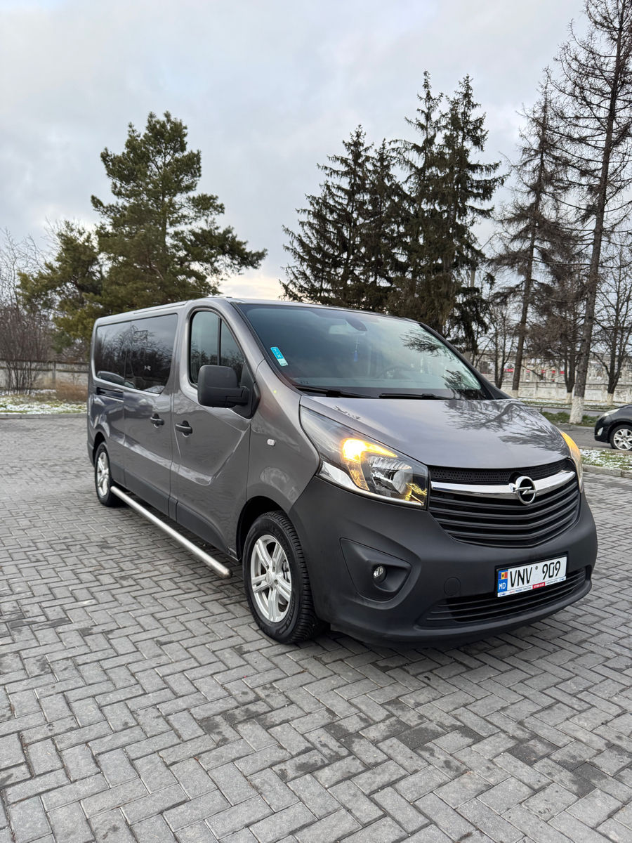 Opel Vivaro фото 1