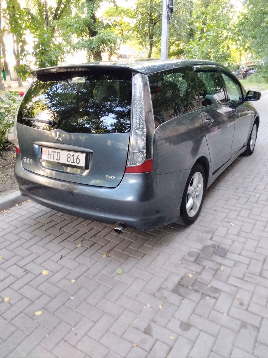 Mitsubishi Grandis foto 5