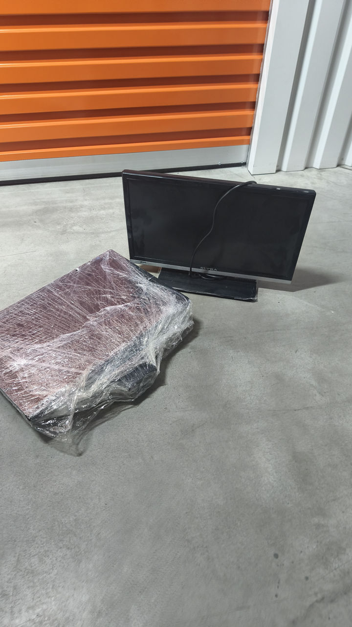 2 televizoare mici foto 0