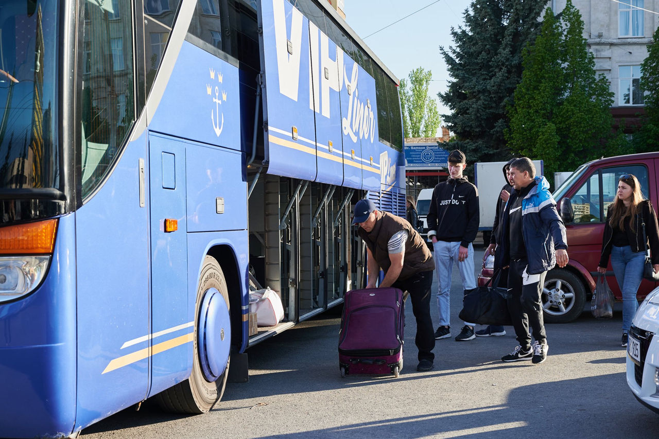 Transport pasageri si colete Moldova Italia foto 4