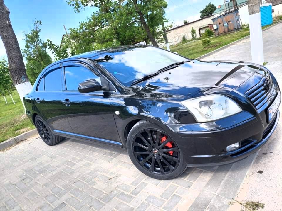 Toyota Avensis foto 4