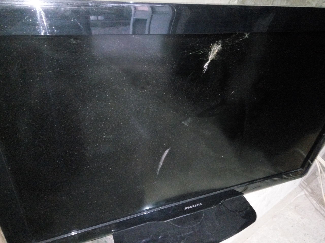 Televizor la piese 37". Ecranul defect foto 0
