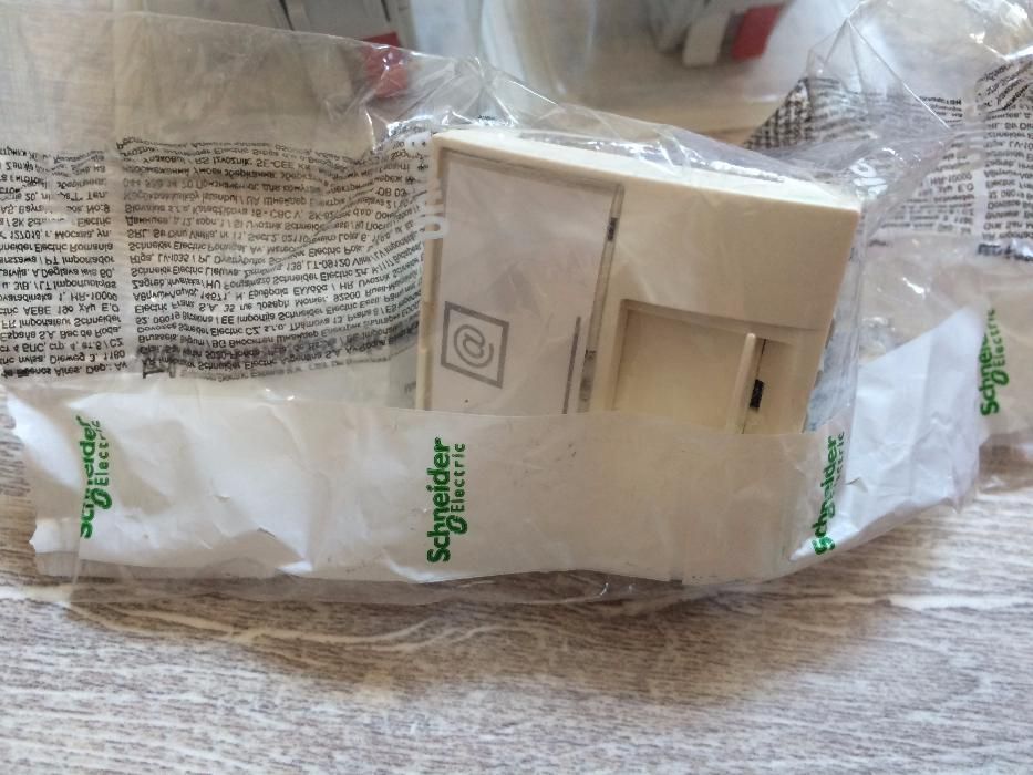 Pозетки и выключатели oт schneider electric seria Unica ,Atlas DesignGlosa foto 2