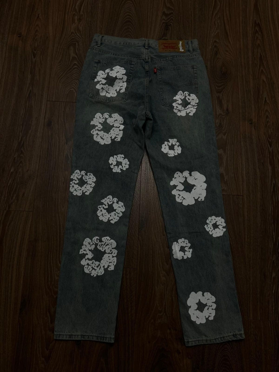 Pantaloni denim tears și curele:Burbarry(cu 2 pârți),2 louis vuitton și Amiri foto 4