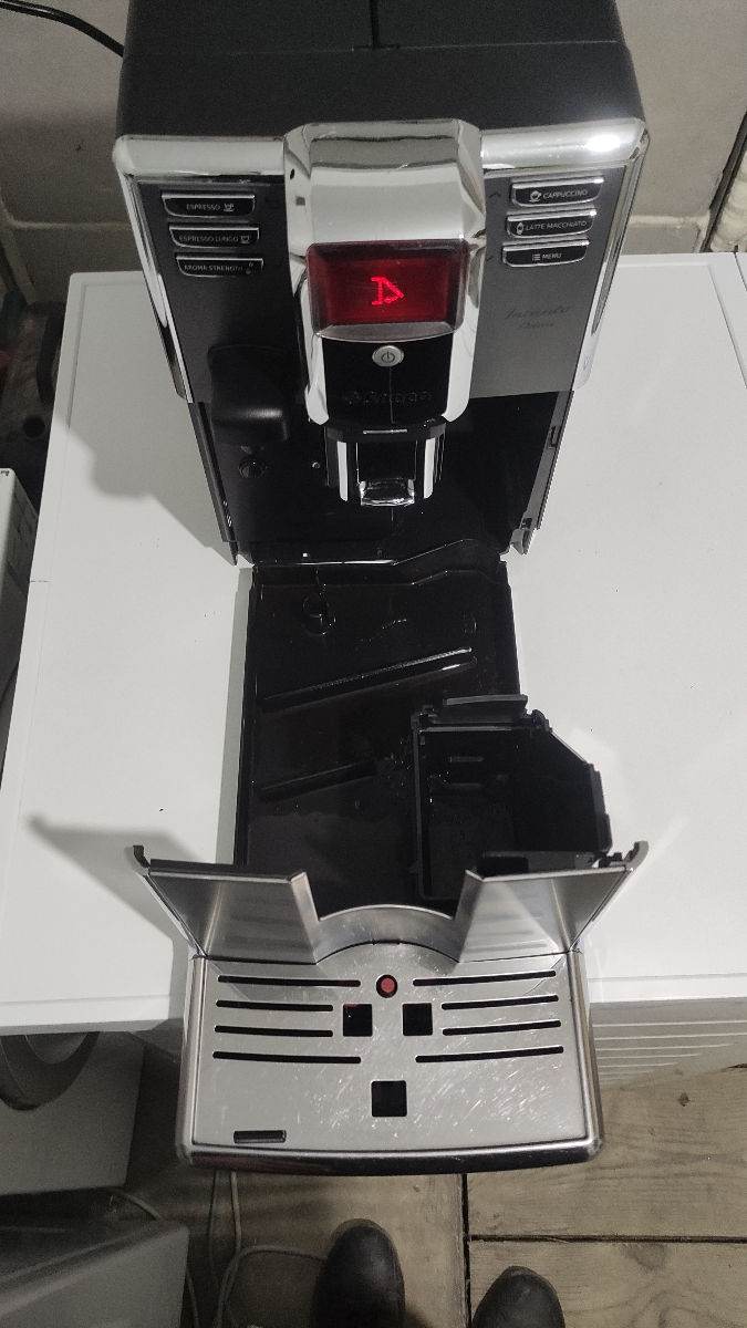 Aparat de cafea Saeco Incanto Deluxe în stare bună foto 12