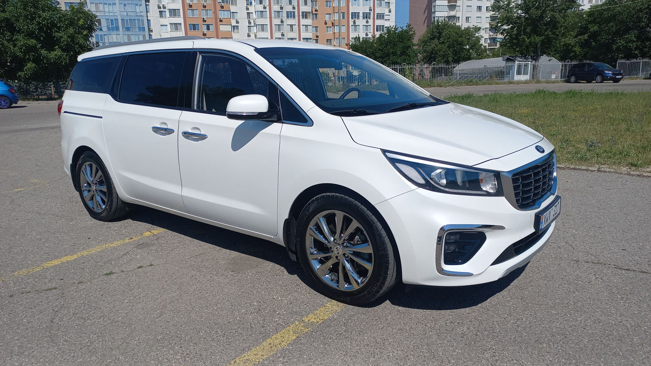 KIA Carnival foto 4