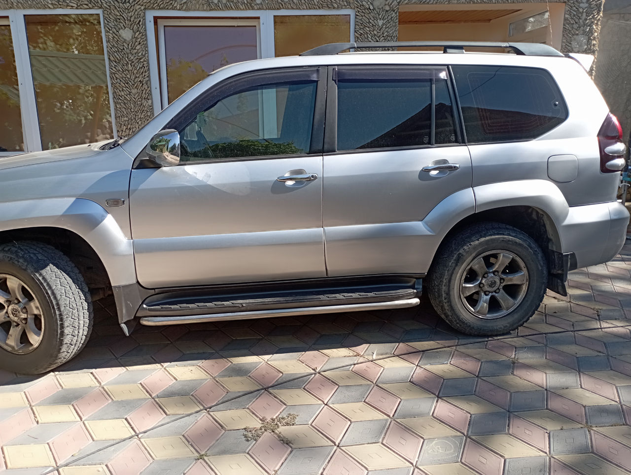 Toyota Land Cruiser Prado foto 2