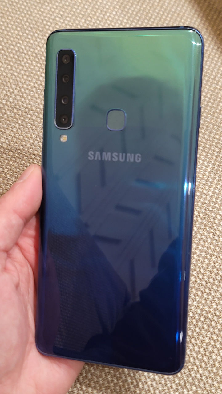 Продам телефон Samsung A9 (2018) 128 Gb