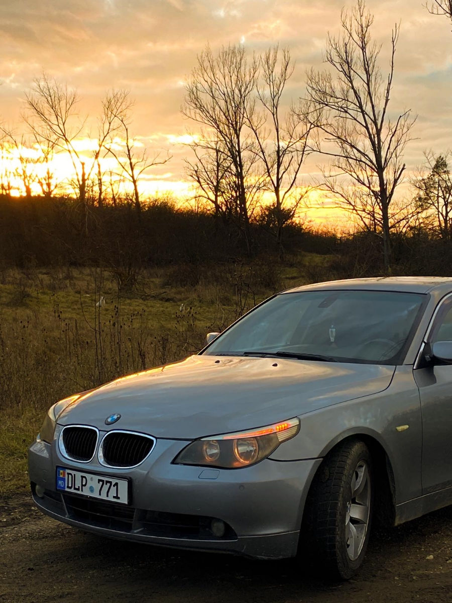 BMW 5 Series foto 0