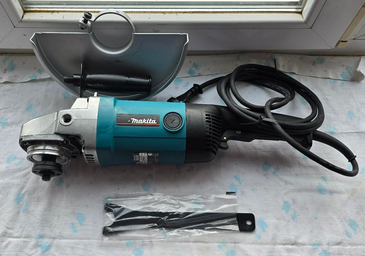 Makita 9069 ( polizor unghiular) фото 0