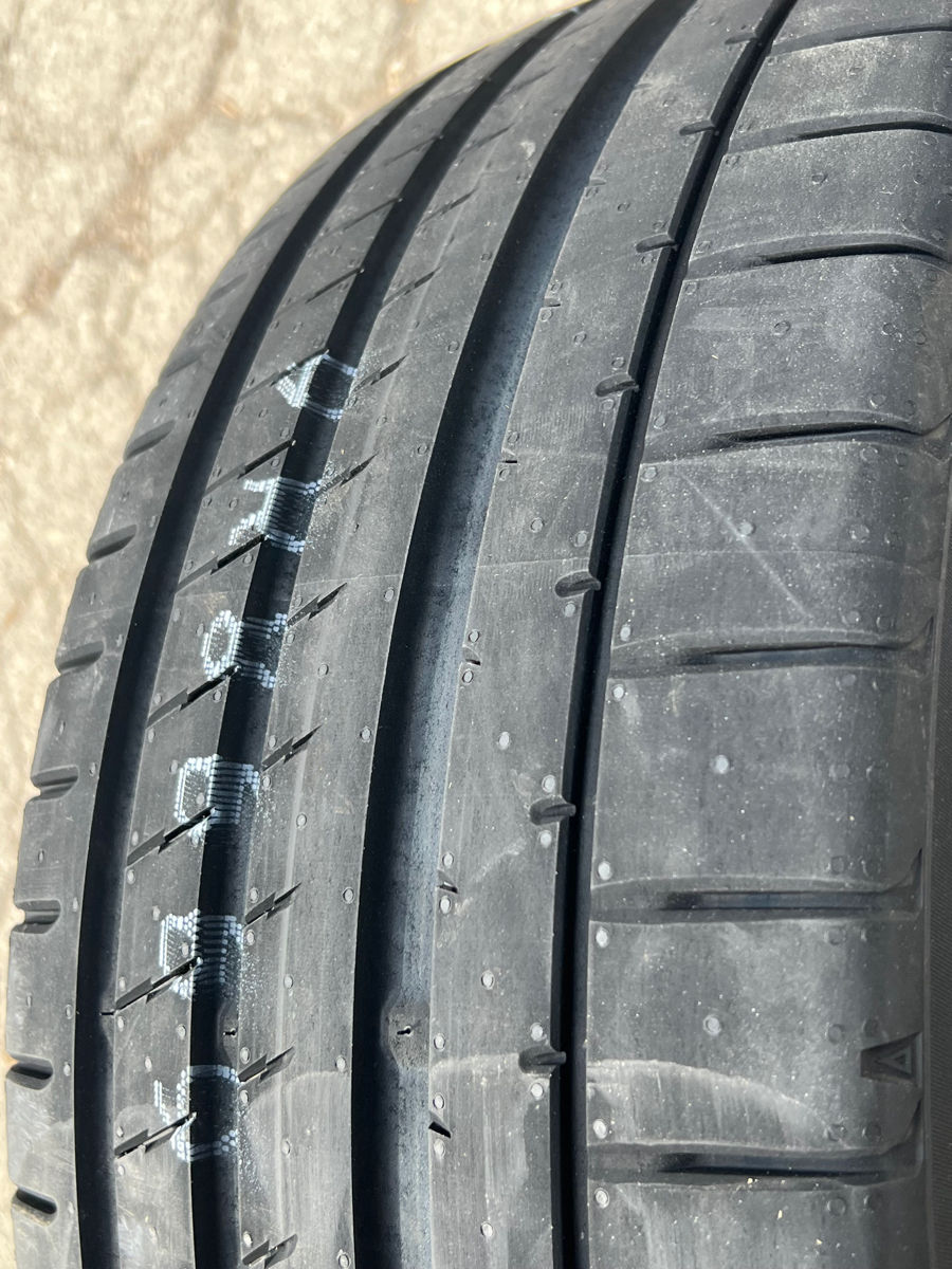 245/45 R19、YOKOHAMA ADVAN SPORT、2024年 Llanta 245/45 R19 YOKOHAMA ADVAN SPORT V105S 98Y