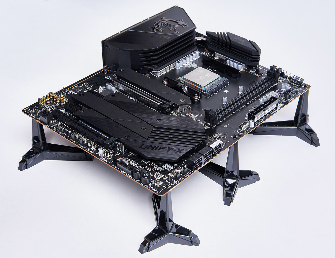 Ryzen 7 5800X RTX 3080 Ti 16 gb ssd m2 500 gb hdd WD Green 2 TB