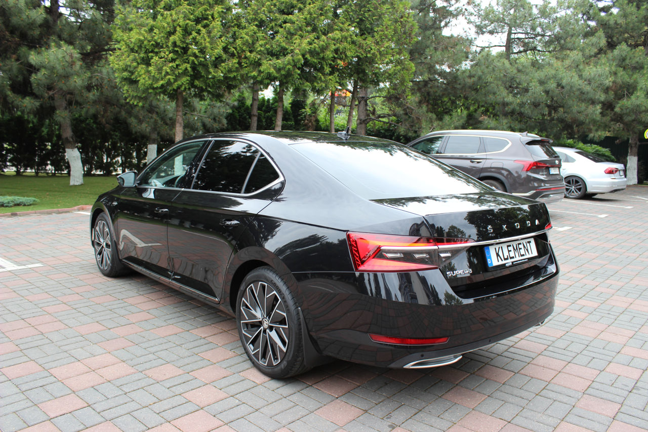 Skoda Superb foto 3