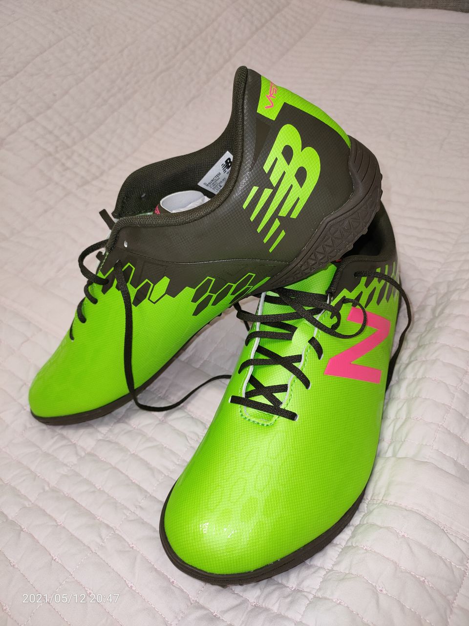 Бутсы Adidas, New Balance
